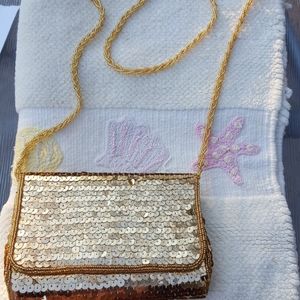 LA Regale Vintage champagne snowflake clutch